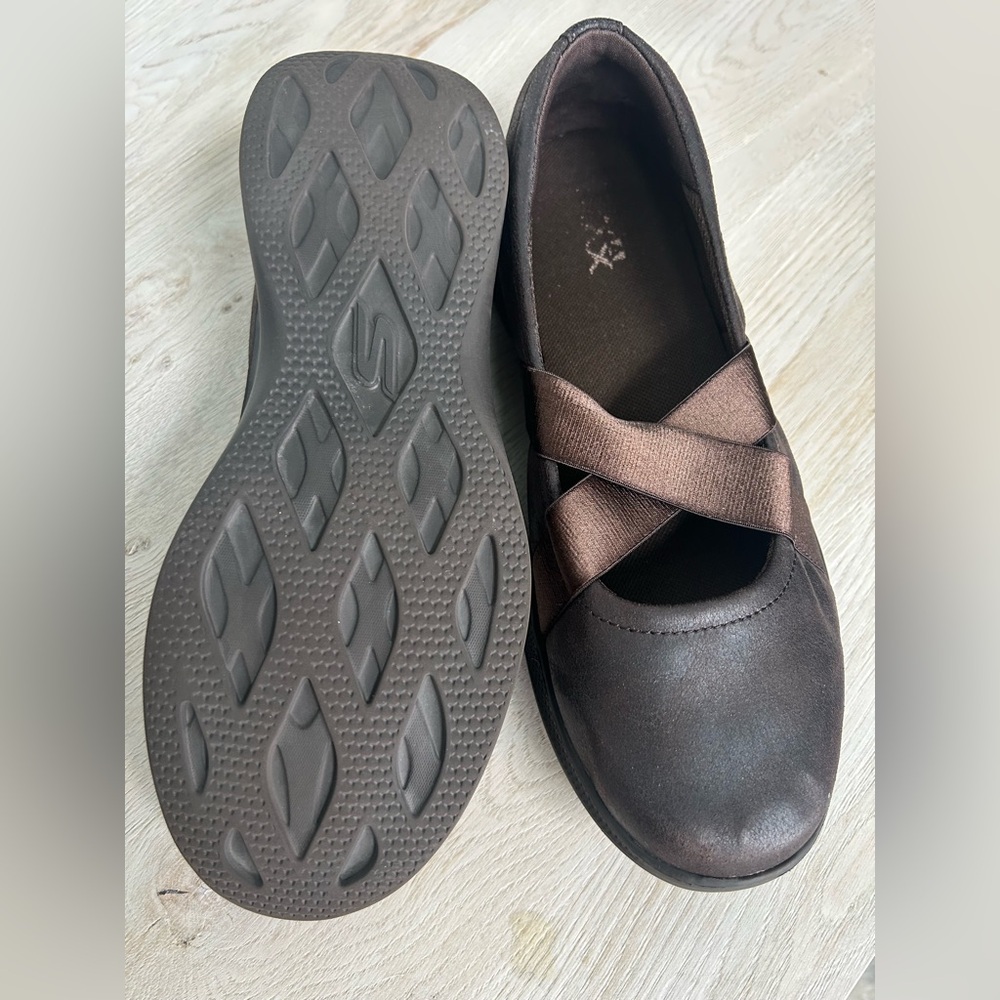 Sketchers Brown Women's Shoes - Picture 3 of 3